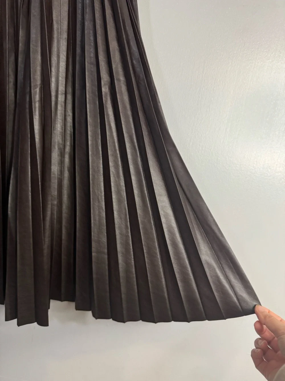 BCBGMaxAzria Pleated Faux Leather Midi Skirt Size XS Chocolate Brown